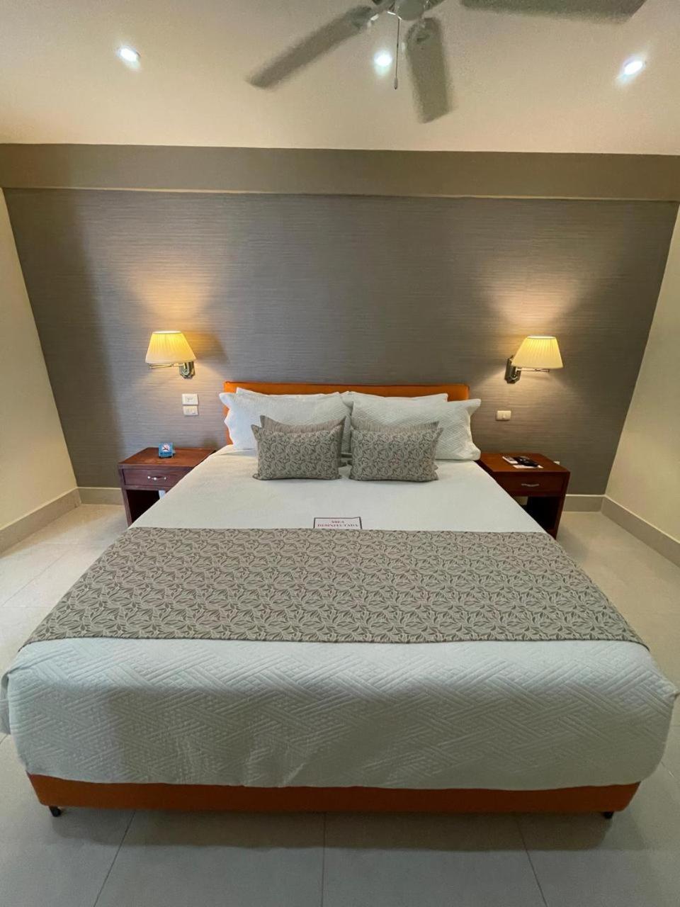 Nilka Hotel Boutique Samana エクステリア 写真
